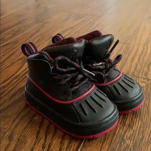 Nike snow boots